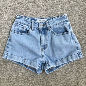 pacsun mom shorts, light wash
